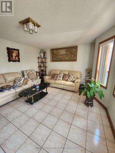 159 Earlsdale Avenue, Toronto, ON - Indoor Photo Showing Living Room