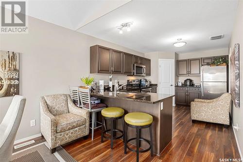 205 100 Chaparral Boulevard, Martensville, SK - Indoor Photo Showing Kitchen