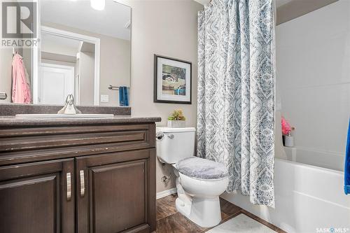 205 100 Chaparral Boulevard, Martensville, SK - Indoor Photo Showing Bathroom