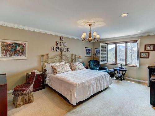 Master bedroom - 108 Rue Marie-Curie, Dollard-Des-Ormeaux, QC - Indoor Photo Showing Bedroom