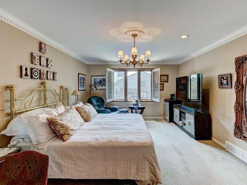 Master bedroom - 108 Rue Marie-Curie, Dollard-Des-Ormeaux, QC - Indoor Photo Showing Bedroom