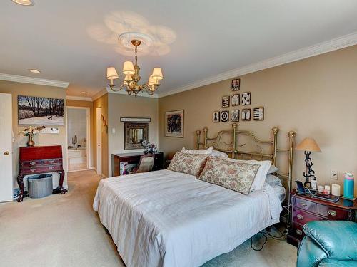 Master bedroom - 108 Rue Marie-Curie, Dollard-Des-Ormeaux, QC - Indoor Photo Showing Bedroom