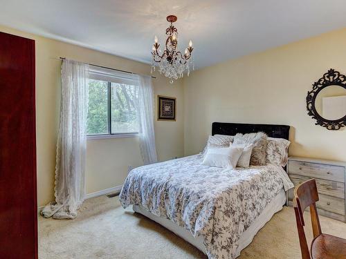 Bedroom - 108 Rue Marie-Curie, Dollard-Des-Ormeaux, QC - Indoor Photo Showing Bedroom