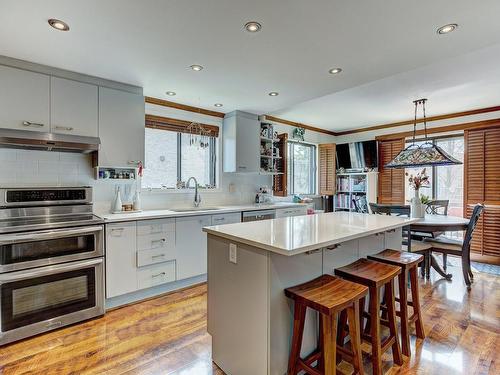 Kitchen - 108 Rue Marie-Curie, Dollard-Des-Ormeaux, QC - Indoor Photo Showing Kitchen With Upgraded Kitchen