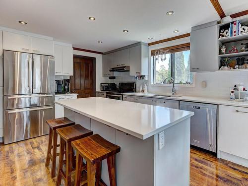 Kitchen - 108 Rue Marie-Curie, Dollard-Des-Ormeaux, QC - Indoor Photo Showing Kitchen With Upgraded Kitchen