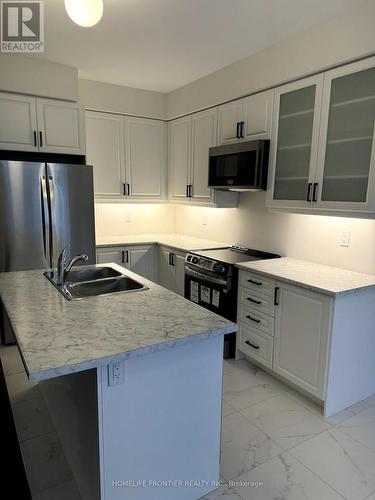 10 Durham Avenue, Barrie, ON - Indoor Photo Showing Kitchen With Double Sink With Upgraded Kitchen