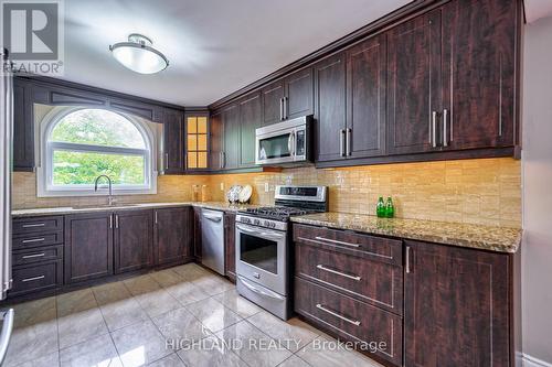 4805 Crystal Rose Drive, Mississauga (East Credit), ON - Indoor Photo Showing Kitchen