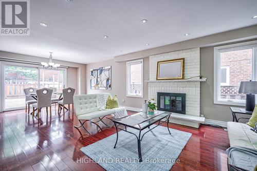 4805 Crystal Rose Drive, Mississauga (East Credit), ON - Indoor Photo Showing Living Room With Fireplace