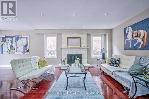 4805 Crystal Rose Drive, Mississauga (East Credit), ON - Indoor Photo Showing Living Room With Fireplace