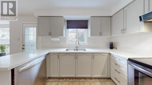 14 Australia Drive, Brampton (Sandringham-Wellington), ON - Indoor Photo Showing Kitchen With Double Sink