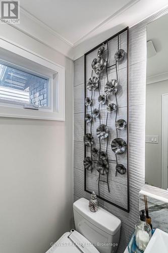 123 Dewitt Road, Hamilton (Stoney Creek), ON - Indoor Photo Showing Bathroom