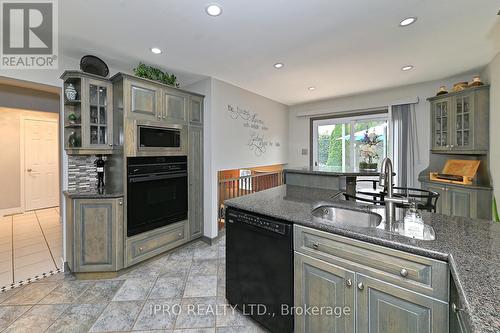 16 Bryant Court, Brampton, ON - Indoor Photo Showing Kitchen