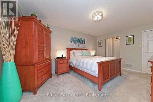 16 Bryant Court, Brampton, ON - Indoor Photo Showing Bedroom