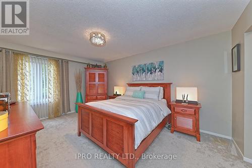 16 Bryant Court, Brampton, ON - Indoor Photo Showing Bedroom