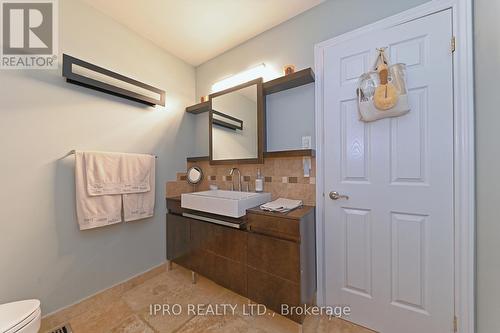 16 Bryant Court, Brampton, ON - Indoor Photo Showing Bathroom