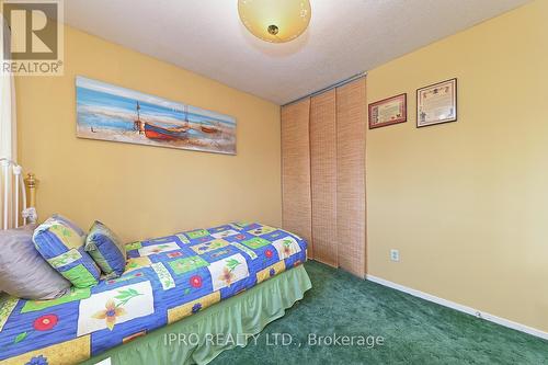 16 Bryant Court, Brampton, ON - Indoor Photo Showing Bedroom