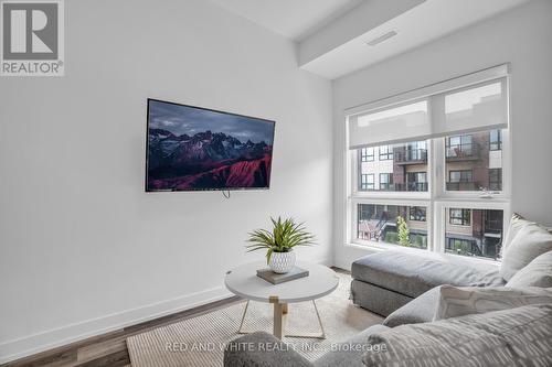 G3 - 20 Palace Street, Kitchener, ON - Indoor Photo Showing Living Room