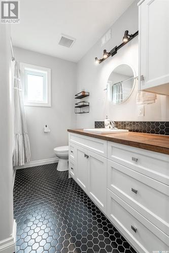 226 Evenson Avenue, Manitou Beach, SK - Indoor Photo Showing Bathroom