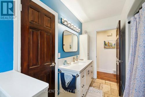 3479 Spruce Avenue, Burlington (Roseland), ON - Indoor Photo Showing Bathroom