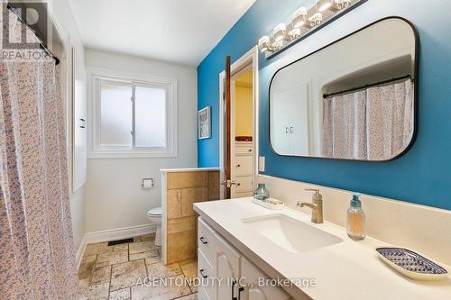 3479 Spruce Avenue, Burlington (Roseland), ON - Indoor Photo Showing Bathroom