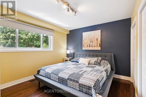 3479 Spruce Avenue, Burlington (Roseland), ON - Indoor Photo Showing Bedroom