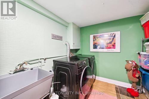 3479 Spruce Avenue, Burlington (Roseland), ON - Indoor Photo Showing Laundry Room