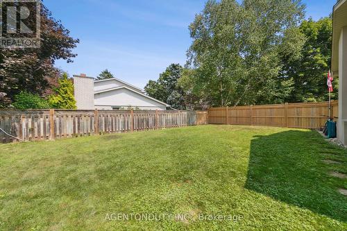 3479 Spruce Avenue, Burlington (Roseland), ON - Outdoor With Backyard