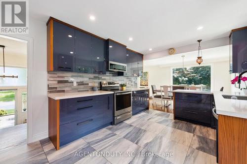 3479 Spruce Avenue, Burlington (Roseland), ON - Indoor Photo Showing Kitchen With Upgraded Kitchen