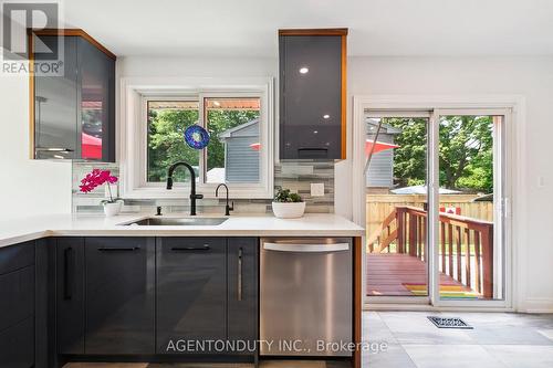 3479 Spruce Avenue, Burlington (Roseland), ON - Indoor Photo Showing Kitchen