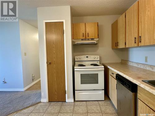 508 2406 Heseltine Road, Regina, SK - Indoor Photo Showing Kitchen