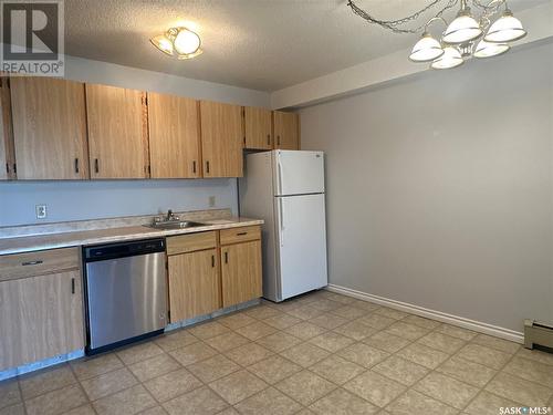 508 2406 Heseltine Road, Regina, SK - Indoor Photo Showing Kitchen