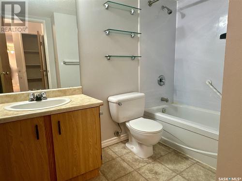 508 2406 Heseltine Road, Regina, SK - Indoor Photo Showing Bathroom