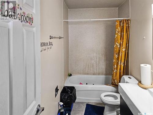 3817 Diefenbaker Drive, Saskatoon, SK - Indoor Photo Showing Bathroom