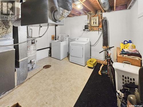 3817 Diefenbaker Drive, Saskatoon, SK - Indoor Photo Showing Laundry Room