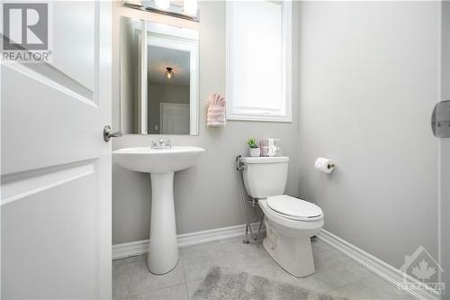 34 Coppermine Street, Ottawa, ON - Indoor Photo Showing Bathroom