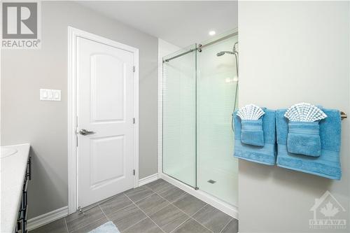 34 Coppermine Street, Ottawa, ON - Indoor Photo Showing Bathroom