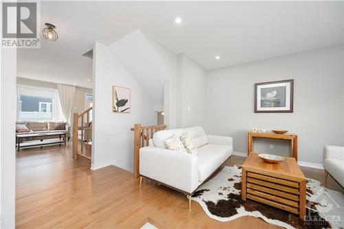 34 Coppermine Street, Ottawa, ON - Indoor Photo Showing Living Room