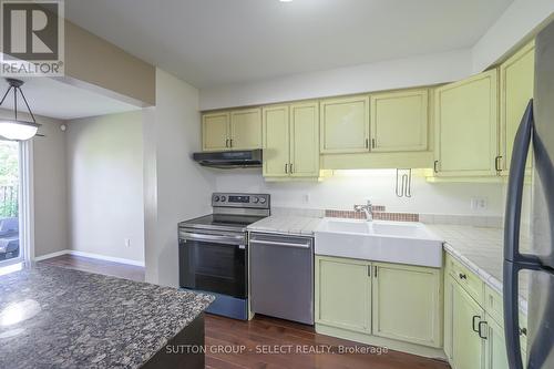 788 Silversmith Street, London, ON - Indoor Photo Showing Kitchen With Double Sink