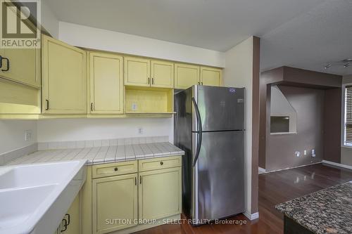 788 Silversmith Street, London, ON - Indoor Photo Showing Kitchen With Double Sink