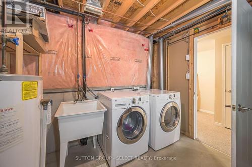 788 Silversmith Street, London, ON - Indoor Photo Showing Laundry Room