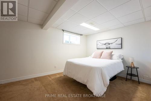 49 Gill Road, Lambton Shores (Grand Bend), ON - Indoor Photo Showing Bedroom