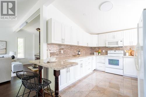 1 Highbrook Drive, Toronto (Bendale), ON - Indoor Photo Showing Kitchen