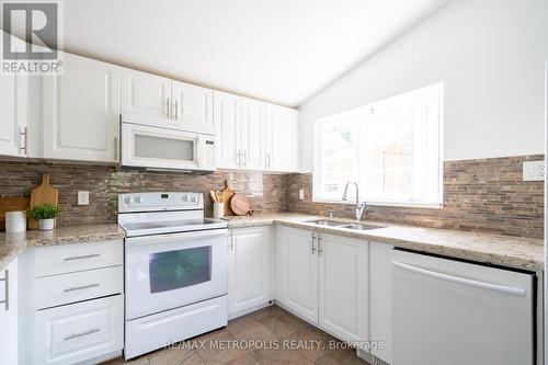 1 Highbrook Drive, Toronto (Bendale), ON - Indoor Photo Showing Kitchen With Double Sink