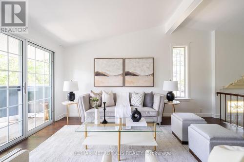 1 Highbrook Drive, Toronto (Bendale), ON - Indoor Photo Showing Living Room