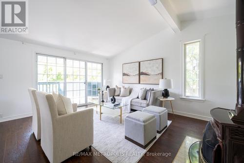 1 Highbrook Drive, Toronto (Bendale), ON - Indoor Photo Showing Living Room