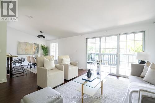 1 Highbrook Drive, Toronto (Bendale), ON - Indoor Photo Showing Living Room