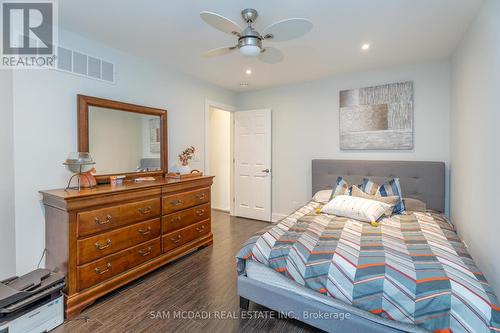 30 Maple Avenue N, Mississauga, ON - Indoor Photo Showing Bedroom