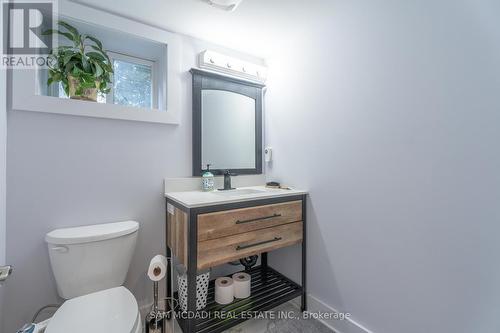 30 Maple Avenue N, Mississauga, ON - Indoor Photo Showing Bathroom