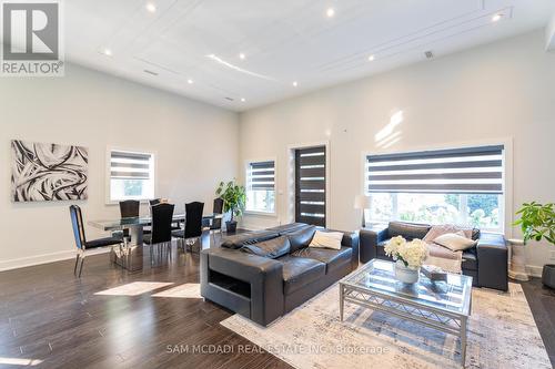 30 Maple Avenue N, Mississauga (Port Credit), ON - Indoor Photo Showing Living Room