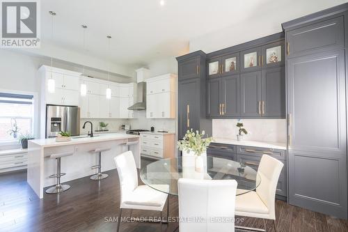 30 Maple Avenue N, Mississauga, ON - Indoor Photo Showing Dining Room